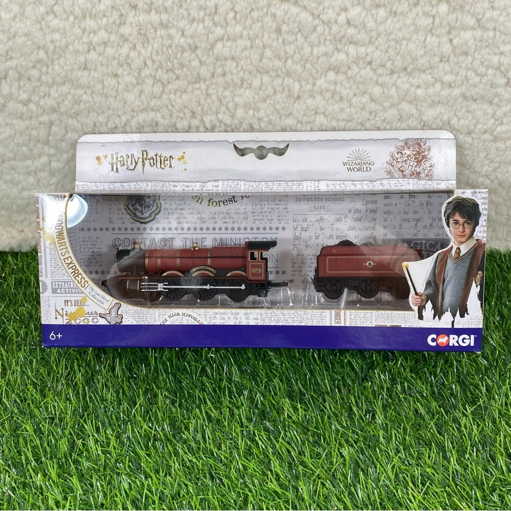 Corgi Metal Die Cast Harry Potter Hogwarts Express Red Train Set Age 6 up